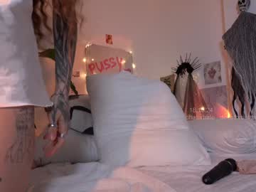 girl
        _deepthroatgalactica cam image #3521442