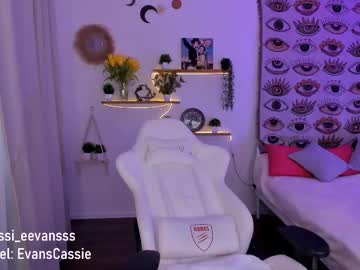 girl
        cassie_evansss cam image #4223031