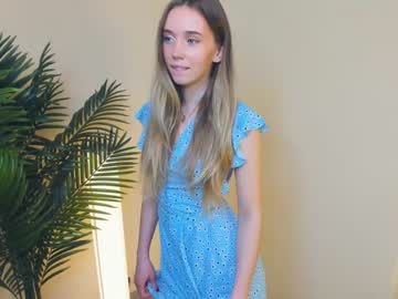 girl
        katrin_tangerine cam image #2570881