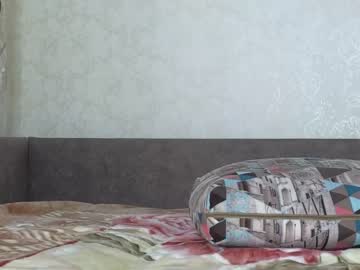 couple
        lisi4ka_basik33 cam image #1690950