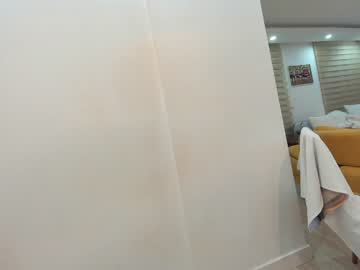 girl
        ehotlovea cam image #70663