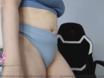 girl
        small_blondee cam image #2777887