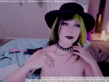 girl
        runesy cam image #3136282