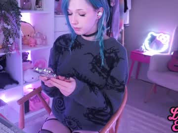 girl
        lucille_evans cam image #4046601