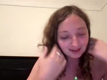 girl
        brattiebabe420 cam image #758178
