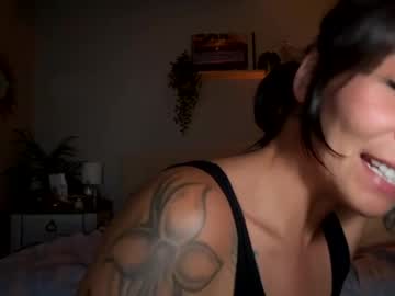 couple
        mollymariko cam image #2848227