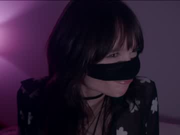 girl
        chaturbatable cam image #2183439