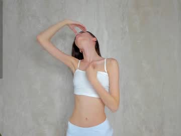 girl
        cutie_ghostie cam image #2409854