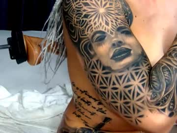 girl
        dee_waters cam image #3603608