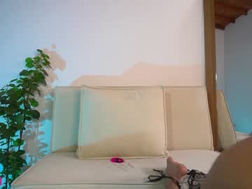 girl
        abiee__ cam image #1376293