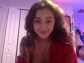 girl
        dollatripper cam image #229356