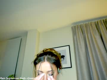 girl
        x_lily_x cam image #2680064
