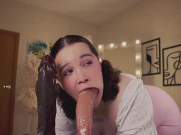 girl
        chery_lady22 cam image #3140771