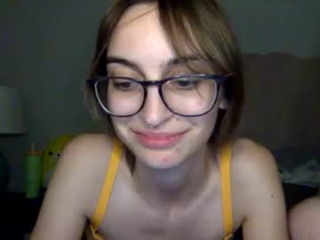 girl
        brattyashie cam image #3246233