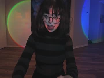 girl
        salemhex cam image #827513