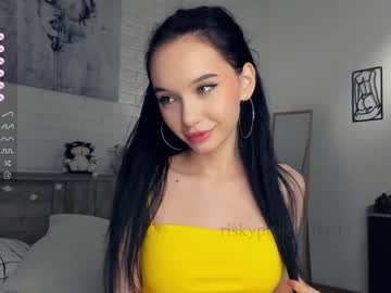 girl
        riskyproject cam image #1853007