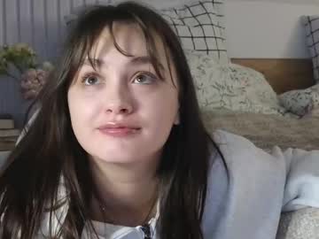 girl
        evi_woow cam image #3656375