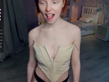 girl
        gingers_hugs cam image #2031717