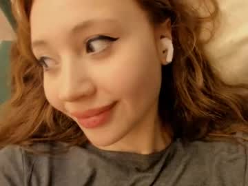 girl
        mira_tasty cam image #3830459