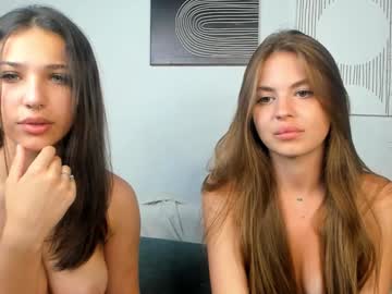 couple
        virtual__diva cam image #3062522