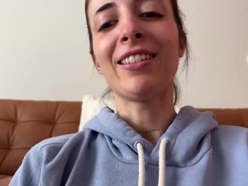 girl
        rosykindred cam image #1670015