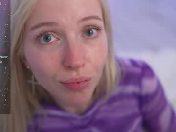 girl
        my_stella cam image #3320346