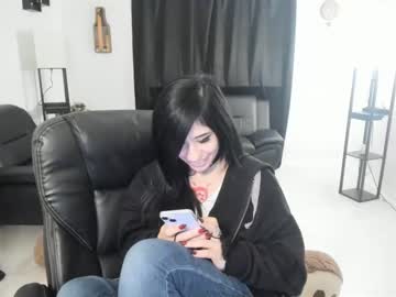 girl
        emoxbunny cam image #1870370