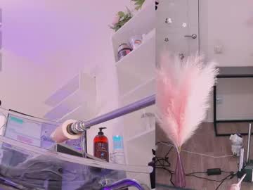 girl
        nancy_winter cam image #4180766