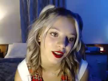 girl
        lily_marieee cam image #590054