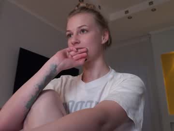 girl
        magic_couple13 cam image #1931606