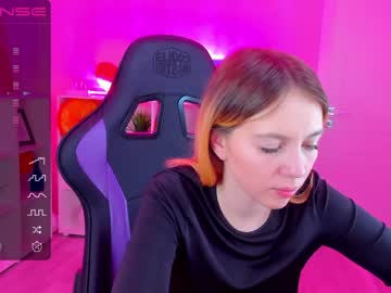 girl
        amy_h0ney cam image #603452