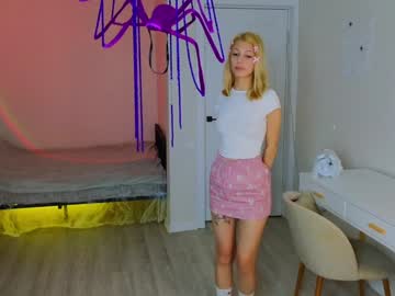 girl
        eva_lassie cam image #3590919