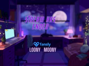 girl
        loony_moony cam image #1720464