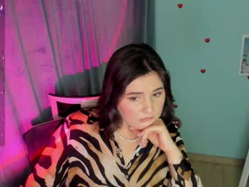 girl
        jennie_berry cam image #3589221