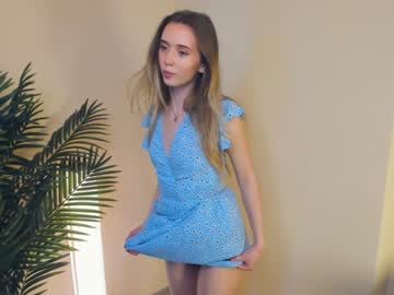 girl
        katrin_tangerine cam image #2571062