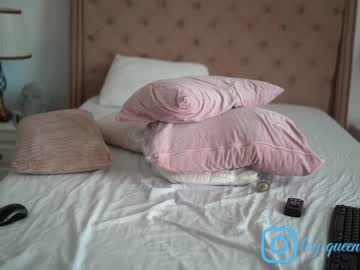 girl
        layanaqueen cam image #2275436