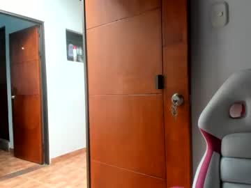 girl
        sexual_addiction cam image #1808094