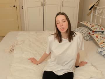 girl
        gracekrueger cam image #1821671
