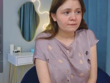 girl
        moonivy cam image #4200333