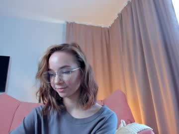 girl
        nasslady cam image #4568119