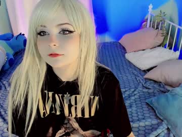 girl
        ronnie_neko cam image #1142573