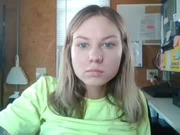 girl
        ellieozark cam image #1003387
