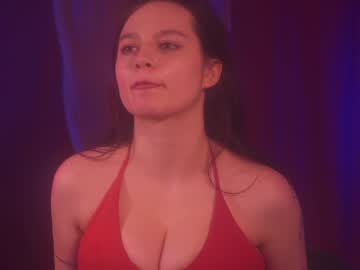 girl
        lorienn cam image #2618610