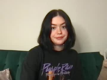 girl
        littlesugarpea cam image #1881445