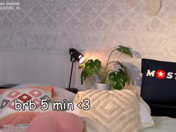 girl
        ella_knockers_xl cam image #3742084