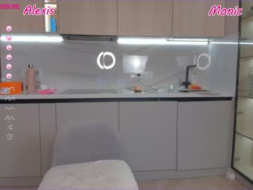 girl
        wildsexalexandalexis cam image #980410
