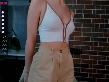 girl
        karengordons cam image #805695