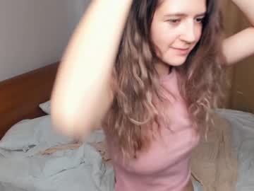 girl
        lorahartill cam image #2299057