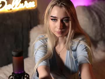 girl
        owlluree cam image #1934060