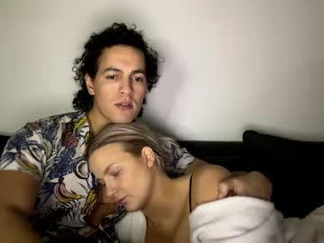 couple
        chulo33333 cam image #2138399